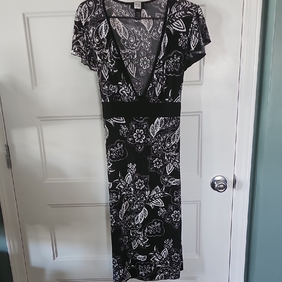 Studio 1940 Dresses & Skirts - Studio 1940 Black and White Sheath Dress with Flutter Sleeves